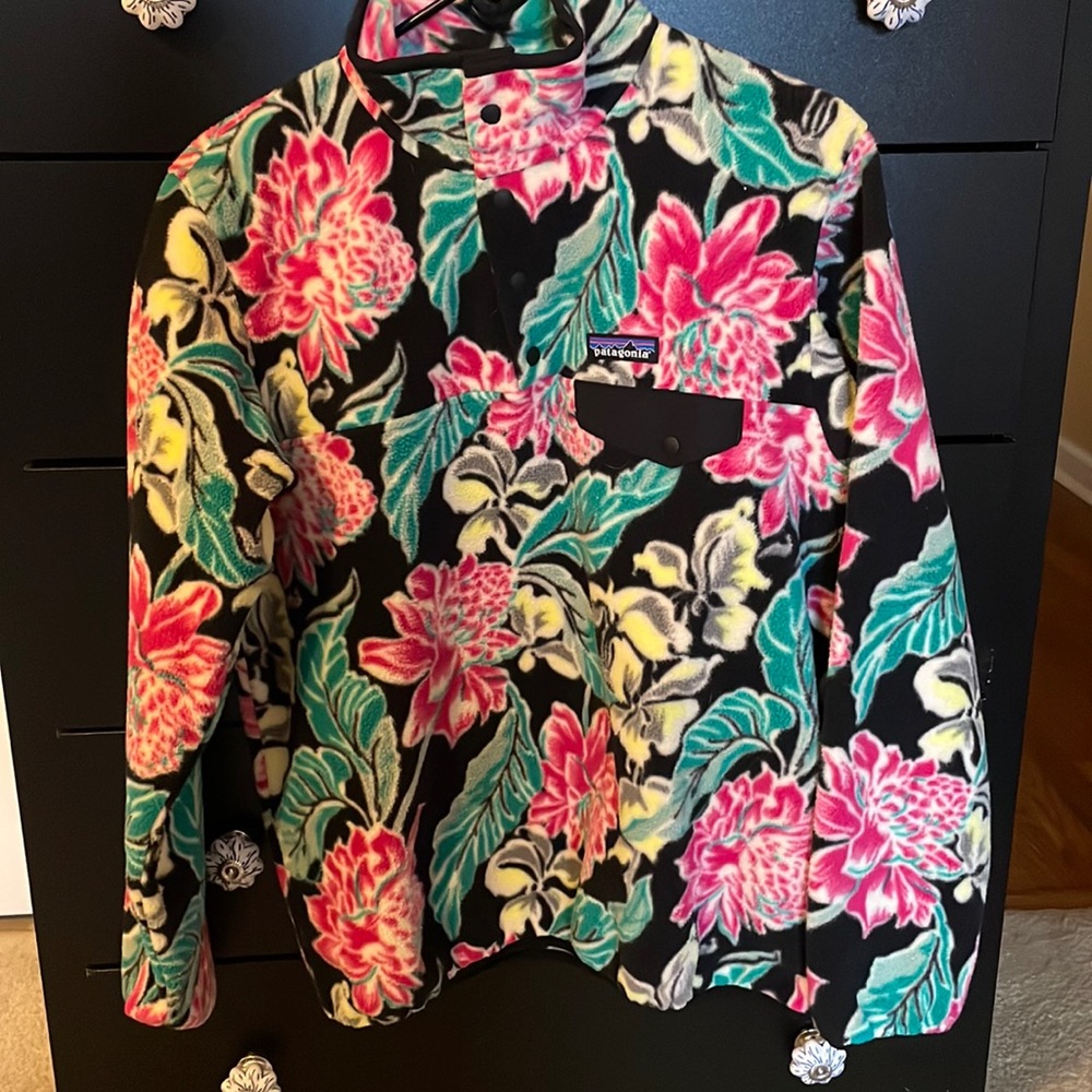 Floral Women’s Patagonia Pullover